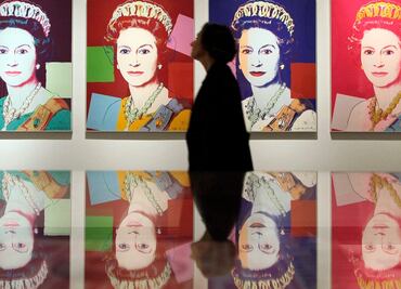 La reina Isabel, un ícono pop que inspiró canciones punk y obras de Warhol