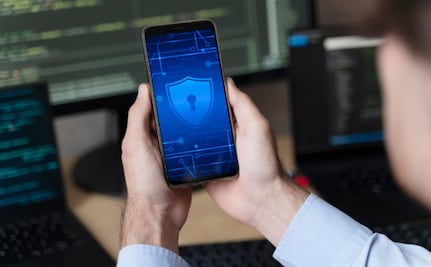 Qué pasa si un celular tiene bloqueo por código IMEI