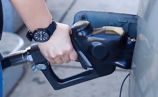 Hacienda reactiva subsidio a gasolinas; apoyo a premium y diesel vuelve tras casi un año