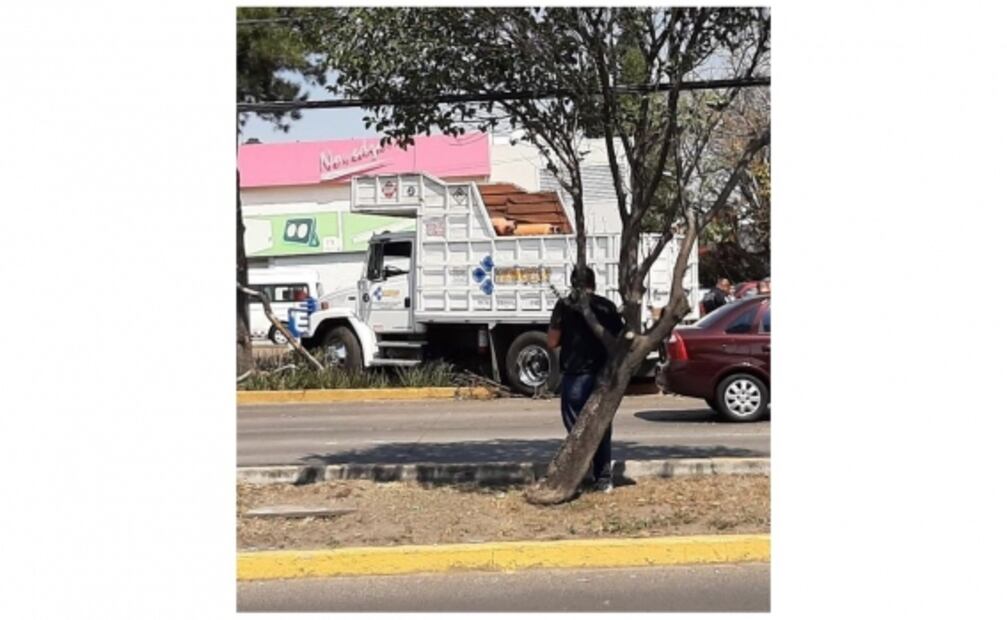 Choque múltiple en autopista La Venta-Chamapa deja 3 heridos