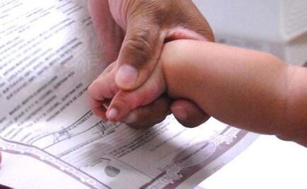 Registran en Oaxaca a hija de dos madres y reconocen su familia lesbomaternal