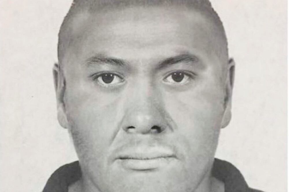 Descripción. De acuerdo con datos difundidos por las autoridades de investigación, el presunto asesino mide aproximadamente 1.75 metros de estatura (ESPECIAL)