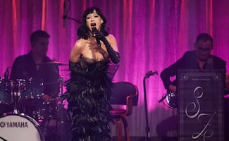 Susana Zabaleta ofrece espectáculo peculiar en el Auditorio Nacional; aborda temas de política, religión y sexo