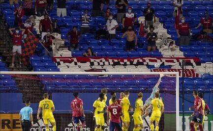 Aficionados regresan a los estadios en Estados Unidos
