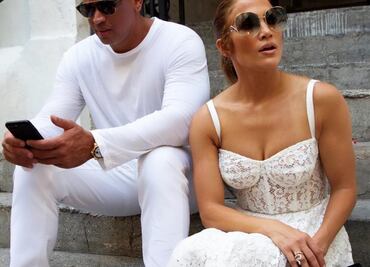 Sol, playa y Dolce & Gabbana es todo lo que Jennifer López necesita para sus vacaciones