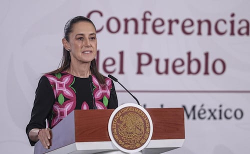 "No hay censura", dice Sheinbaum sobre lineamientos para protección de audiencias; multas a medios siguen en consulta
