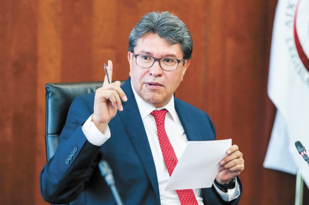 Ricardo Monreal, líder de Morena en el Senado, dijo que respeta a Miguel Barbosa, pero que debe cuidarse lo que se dice “en nombre del creador”. Foto: Archivo. EL UNIVERSAL