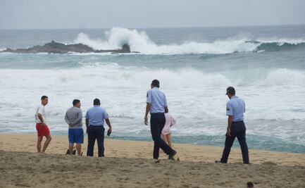 A más de 15 días del impacto de "Erick", ayuda no llega a Huatulco; hay 47 mil personas afectadas