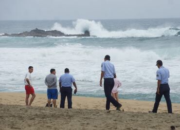 A más de 15 días del impacto de "Erick", ayuda no llega a Huatulco; hay 47 mil personas afectadas