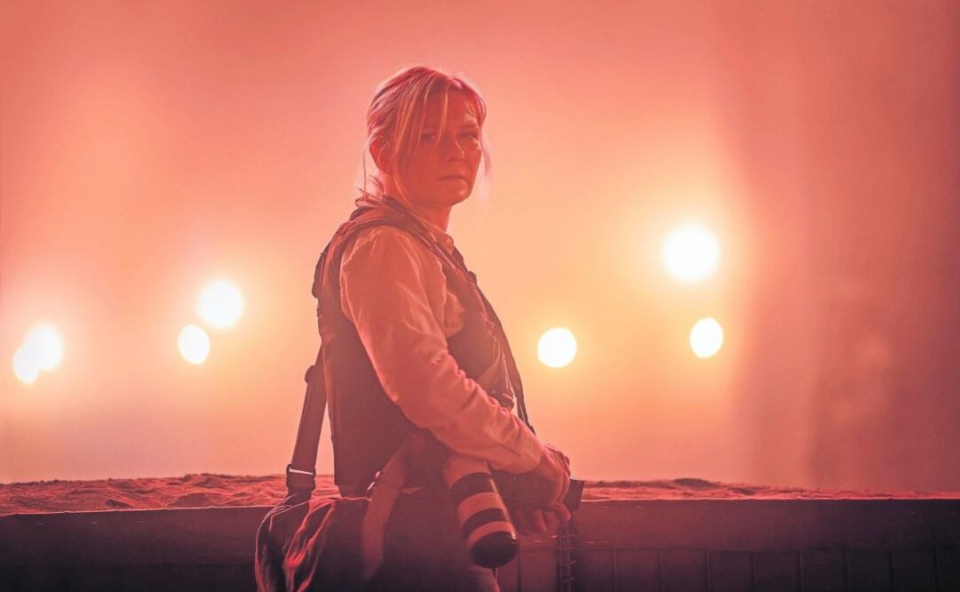 La historia imagina un EU en el que California y Texas se han unido contra un presidente que desintegró al FBI y se quedó un tercer periodo. Foto: A24 | Entertainment Film Distributors