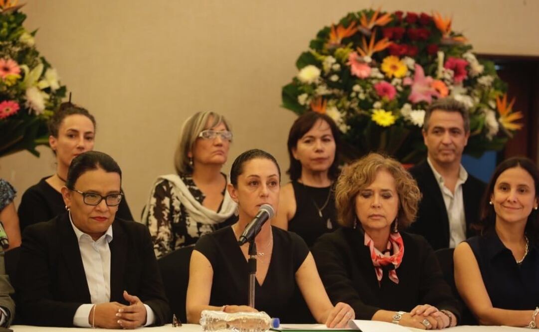 Rosa Icela Rodríguez, propuesta como próxima secretaria de gobierno de la Ciudad de México, a la derecha de Claudia Sheinbaum. (Foto: Luis Cortés)