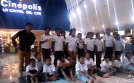 Protestan por discriminación a niño descalzo en Tabasco