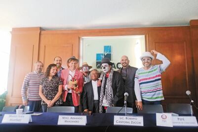 La música forja niños nobles: Manzanero