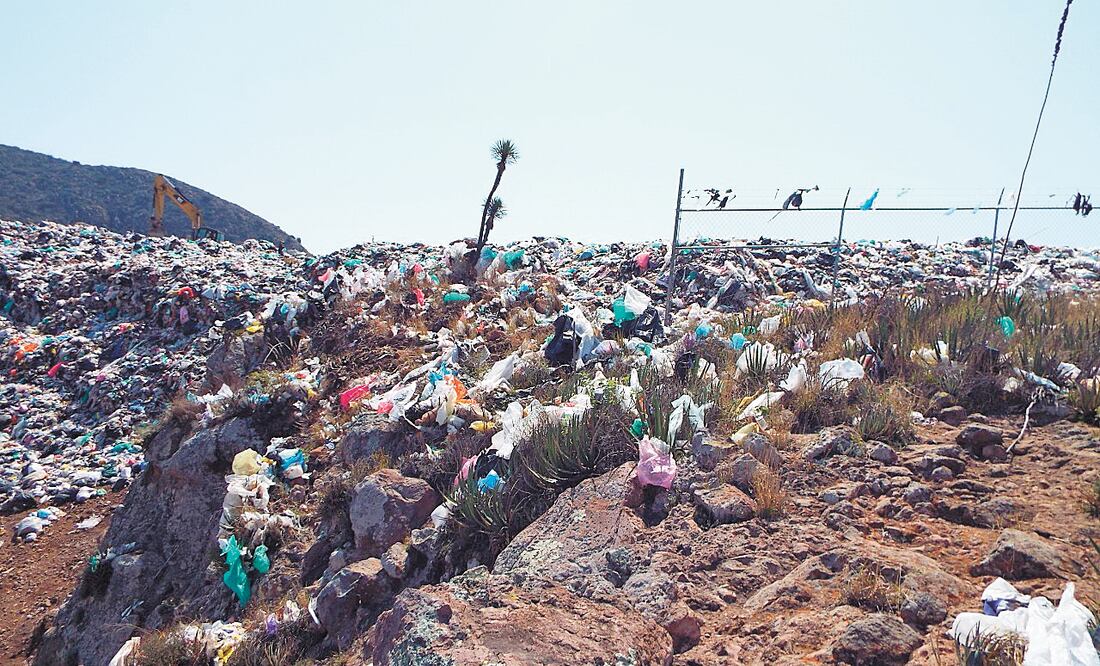 Estadísticas oficiales indican que 14% de la basura que se genera en Hidalgo son bolsas de plástico que entregan tiendas y supermercados. ADRIANA HERRERÍA. EL UNIVERSAL