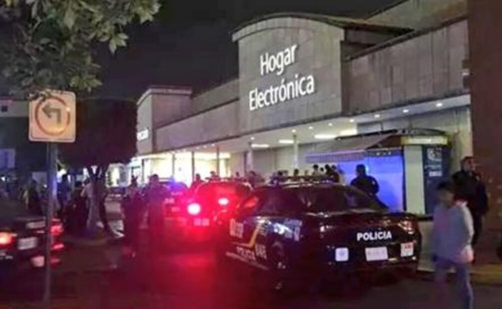 Se roban celulares y tabletas en asalto a Walmart en Azcapotzalco