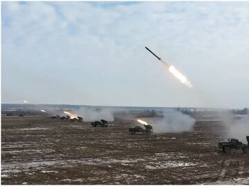 Prevén afectaciones mínimas en sistema financiero mexicano por sanciones a Rusia