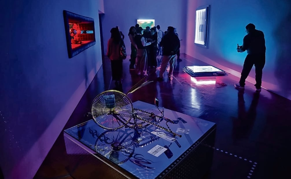 Guadalupe Rosales trata la memoria y el trauma con obras inspiradas
en la escena nocturna. Foto: Fernanda Rojas/ EL UNIVERSA