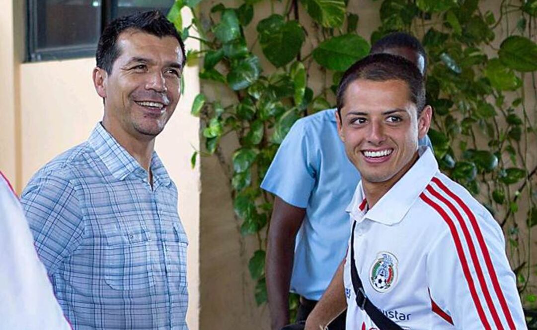 Ante Costa Rica, en el empate 2-2, 'Chicharito' llegó a los 40 goles con la casaca tricolor. Jared Borgetti (izq.) y Javier Hernández (der.) (Foto: Archivo/Imago7)