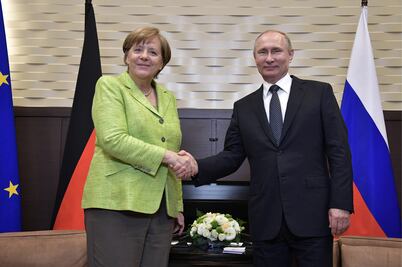 Angela Merkel y Vladimir Putin se reúnen para hablar de Ucrania y Siria