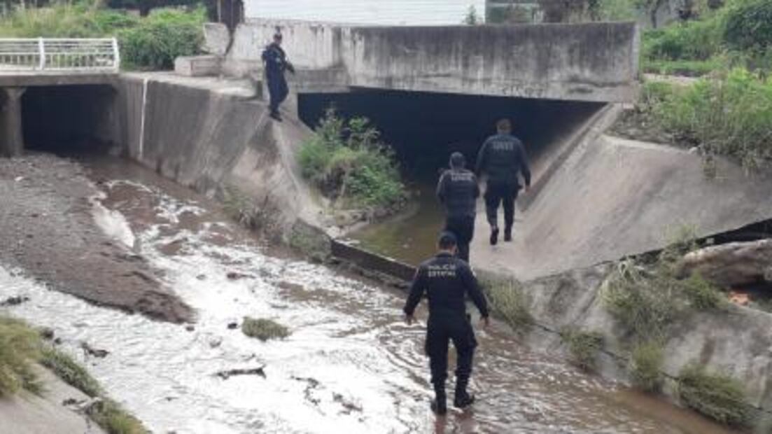 Policía acuática de Mazatlán realiza búsqueda de víctimas por la depresión tropical 19-E