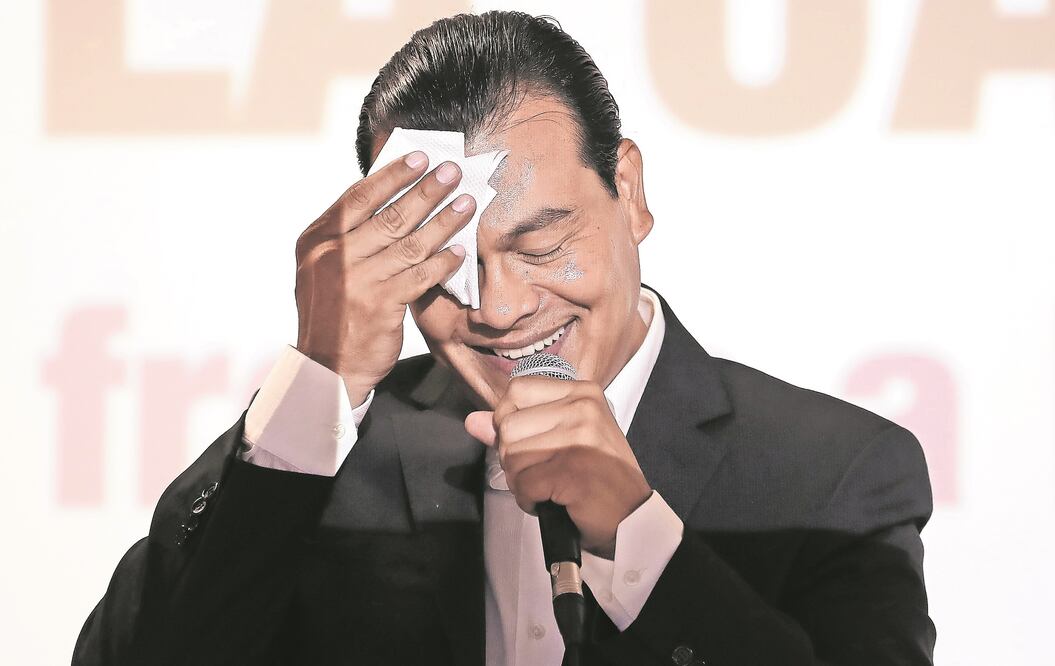 Zepeda toma distancia de Barrales