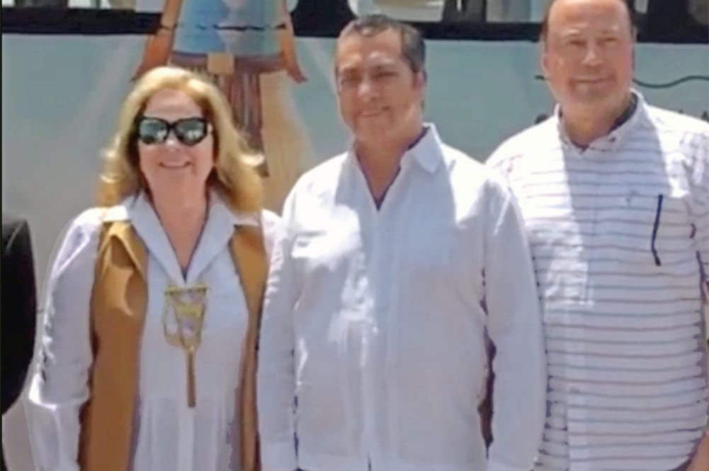 El gobernador Jaime Rodríguez (centro) cortó el listón para el arranque simbólico de la Universidad Ciudadana de Nuevo León (IMAGEN TOMADA DE FACEBOOK)