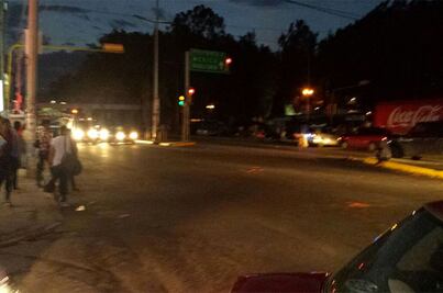 Maestros liberan carretera frente al IEEPO en Oaxaca