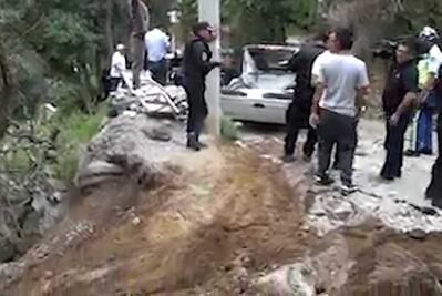 Cerro se desgaja y acaba con tres viviendas en Tlalpan