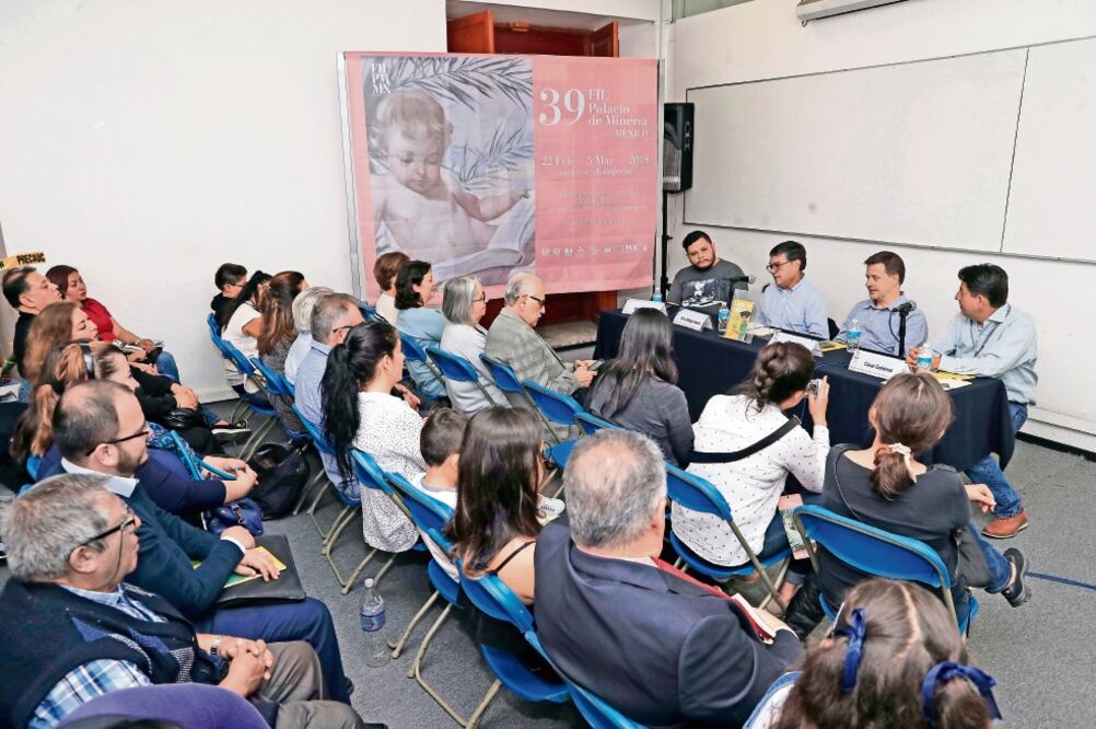 Jorge F. Muñoz, Mario Melgar Adalid, Fernando Belaunzarán y César Gutiérrez, en la presentación del libro en la FIL de Minería, el viernes pasado (IRVIN OLIVARES. EL UNIVERSAL)