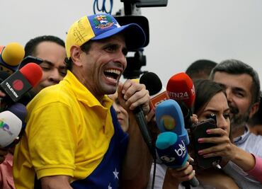 Capriles pide a Parlamento venezolano que destituya a Maduro