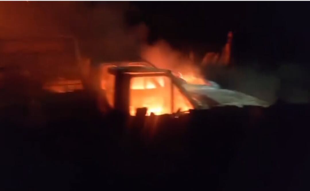 Explosión por toma clandestina deja dos muertos; más de una docena sufre quemaduras graves en Hidalgo. Foto: Especial