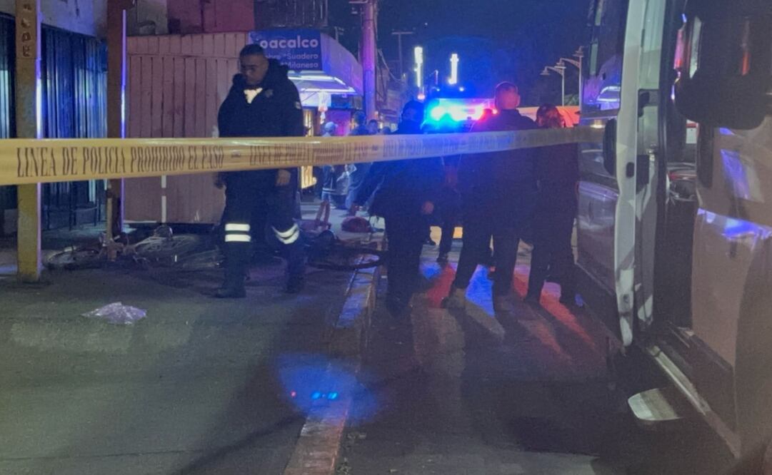 Los agresores lograron escaparse y agentes de la Fiscalía General de Justicia del Estado de México realizaron el levantamiento del cadáver. Foto: Especial