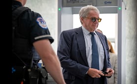Multimillonario Leon Black evita declarar ante Congreso de EU por caso Epstein; presenta demanda impugnando las citaciones