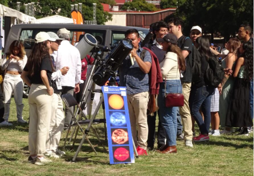 En la Noche de Estrellas habrá conferencias, talleres, planetarios, experimentos interactivos y observaciones astronómicas. Foto: Facebook Instituto de Astronomía CU UNAM