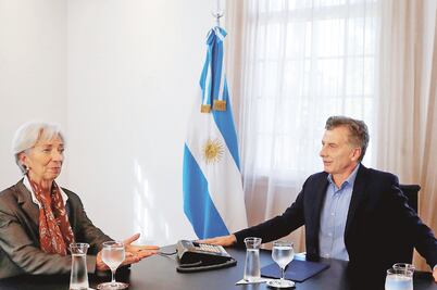 Argentina pide ayuda al FMI para evitar una crisis