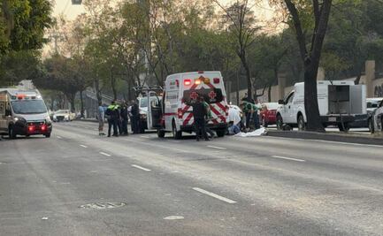 Motociclista muere tras chocar contra tráiler en alcaldía Miguel Hidalgo; conductor del vehículo pesado huyó