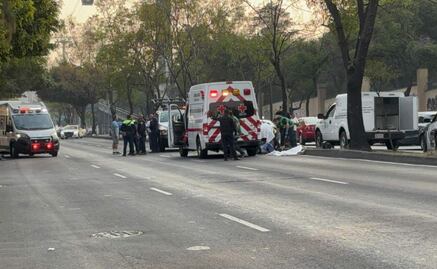 Motociclista muere tras chocar contra tráiler en alcaldía Miguel Hidalgo; conductor del vehículo pesado huyó