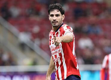 Chivas perdería a un hombre importante para el Clausura 2025; Pollo Briseño llegaría al Toluca