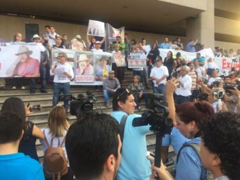 Marchan a un mes del asesinato de Javier Valdez en Sinaloa