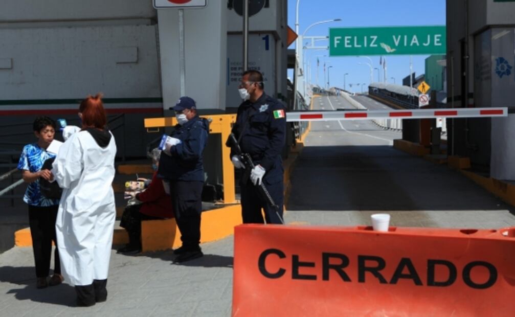 Cruce entre México y EU se dificulta y reduce por el coronavirus