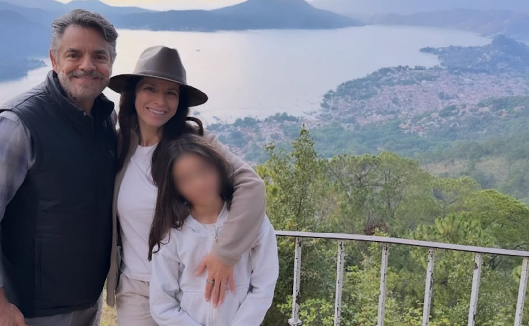 Eugenio Derbez con su esposa Alessandra Rosaldo y su hija Aitana.