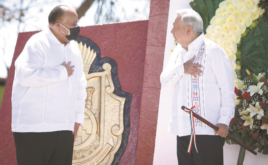 Martin Luther King III y el presidente Andrés Manuel López Obrador, ayer en el 190 Aniversario Luctuoso del general Vicente Guerrero. Foto: Mario Arturo Martínez. EL UNIVERSAL