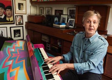 Paul McCartney muestra su faceta de abuelo en nuevo libro