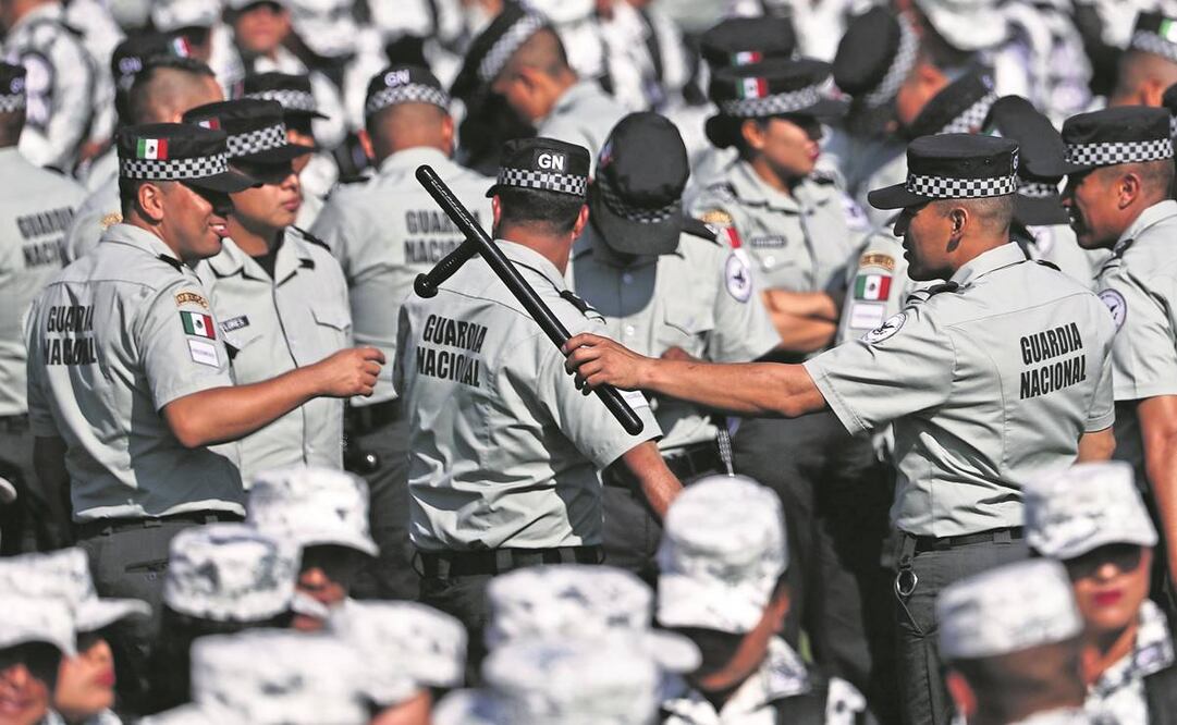 El tolete que usará la GN en protestas y motines deberá ser fabricado a base de policarbonato virgen de alta resistencia. Foto: Archivo/ El Universal