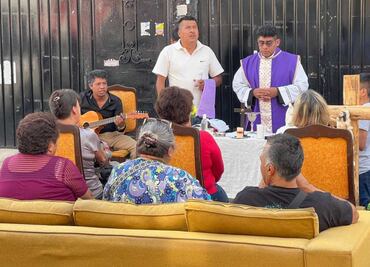 Realizan misa conmemorativa para mujeres víctimas del feminicida de Iztacalco; oran por sus familias
