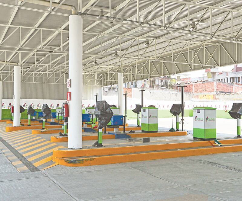 Dueños de verificentros confían en que puedan reanudaroperaciones a finales de junio a más tardar. JORGE ALVARADO. EL UNIVERSAL