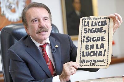 Director del Poli muestra archivo personal del 68