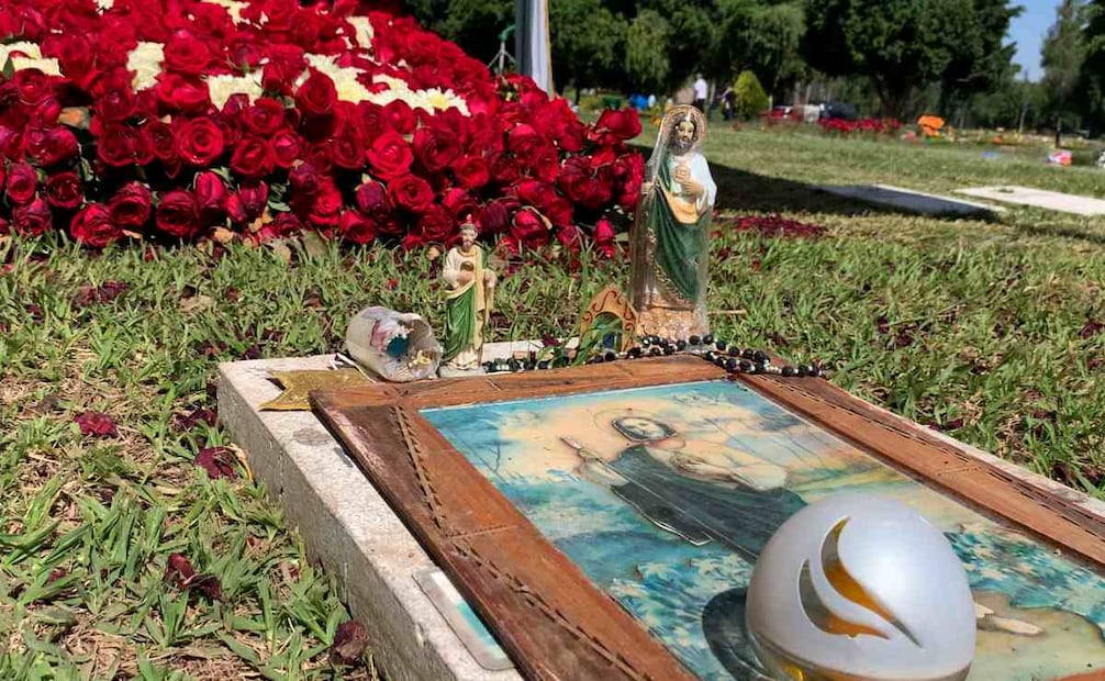 Tumba de "El Mencho" se vuelve atractivo turístico en Jalisco (29/03/2026). Foto: Alberto González / EL UNIVERSAL