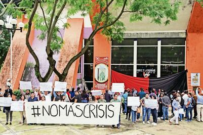 En vilo, salarios de fin de año en 8 universidades