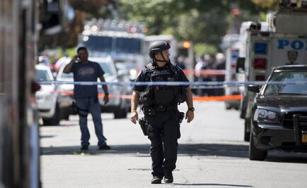 Hombre en NY prende fuego a una casa y dispara a bombero